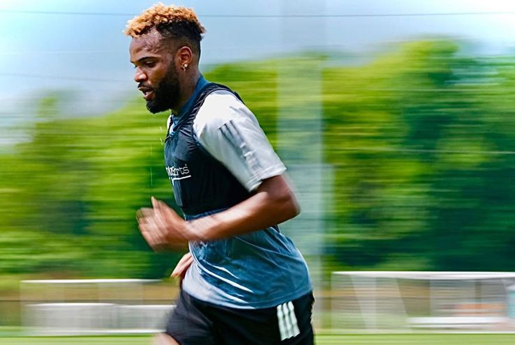 O tragedie cumplită a cuprins astăzi fotbalul românesc și nu numai. Aaron Boupendza, fostul fotbalist al Rapidului în perioada septembrie 2024 - ianuarie 2025, a încetat din viață astăzi, la vârsta de 28 de ani.