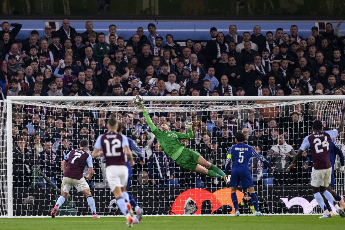 Gianluigi Donnarumma a fost din nou miraculos în poarta lui PSG pe Villa Park