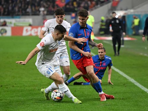 David Miculescu și Carlos Mora, în duelul de duminică de la Craiova, Universitatea - FCSB 0-0 / Foto: Imago