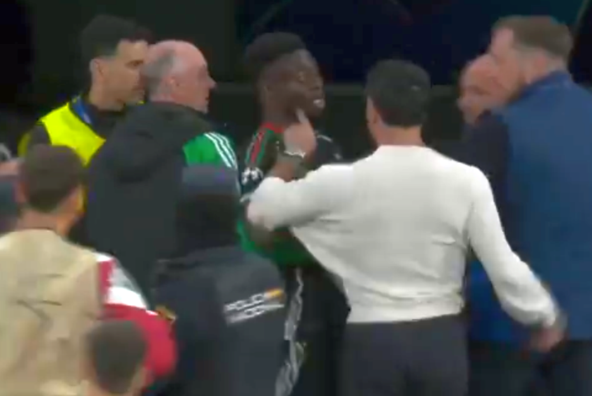 Nervii au fost întinși la maxim în pauza meciului dintre Real Madrid și Arsenal, returul din sferturile Ligii Campionilor. Dani Carvajal (33 de ani) și Bukayo Saka (23) s-au încăierat imediat după finalul primei părți.