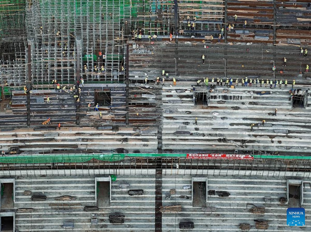 Localnicii s-au crucit când l-au văzut! Ce stadion construiesc chinezii în Africa: cu 100 de milioane de euro mai scump decât Arena Națională