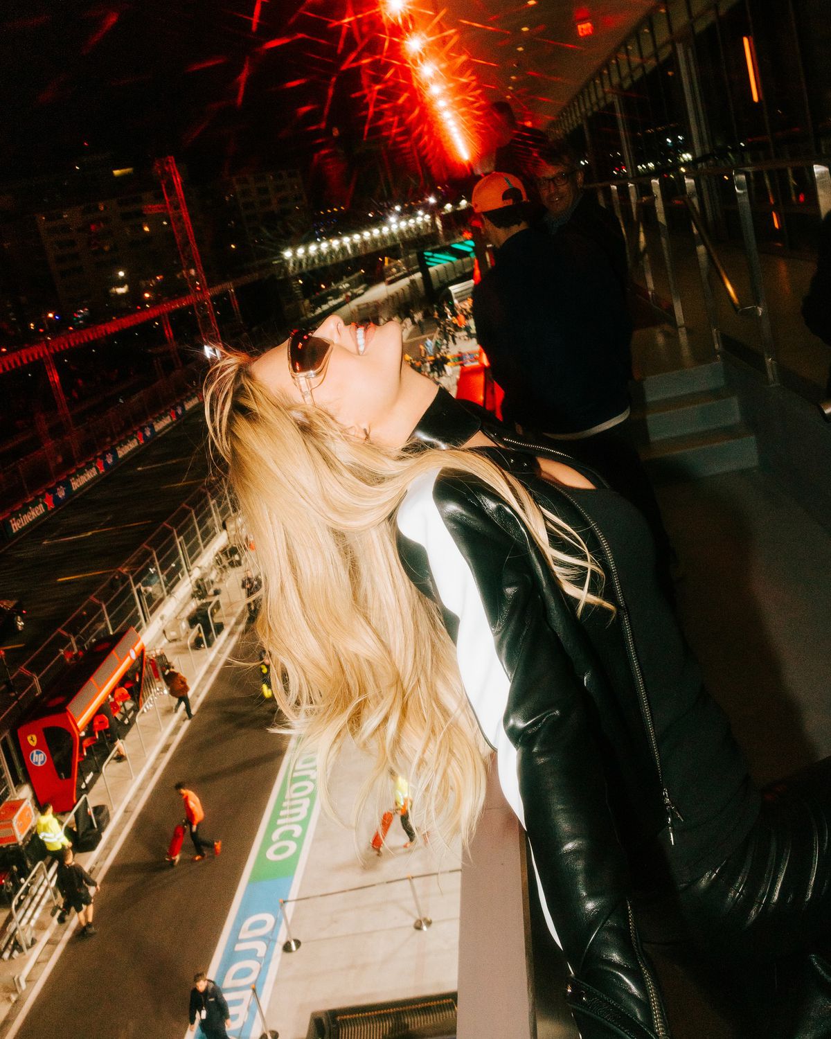 Paris Hilton va concerta în luna iunie pe stadionul „Ion Oblemenco” din Craiova! La ce festival va participa și cât costă biletele