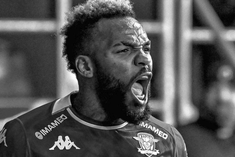 Aaron Boupendza, între septembrie 2024 și ianuarie 2025 jucător la Rapid București Mesaj sfâșietor după moartea lui Aaron Boupendza: „Când familia ta devine o presiune, când clubul te tratează ca pe o marionetă...”