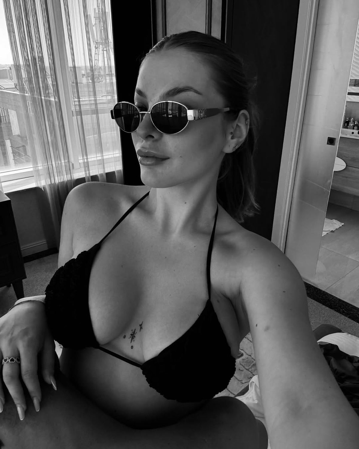 Bîrligea și iubita Antonia au mers la Real Madrid - Arsenal » Nu și-au ascuns simpatiile: ce tricouri au purtat