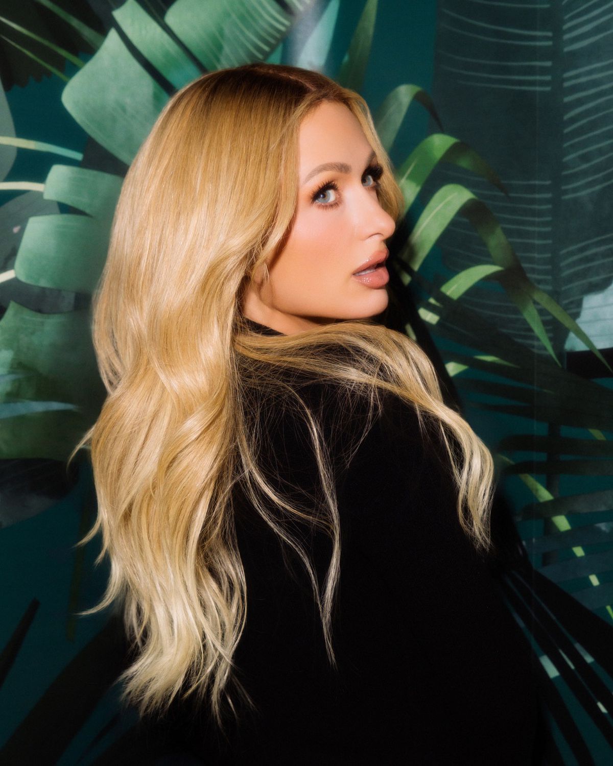 Paris Hilton va concerta în luna iunie pe stadionul „Ion Oblemenco” din Craiova! La ce festival va participa și cât costă biletele