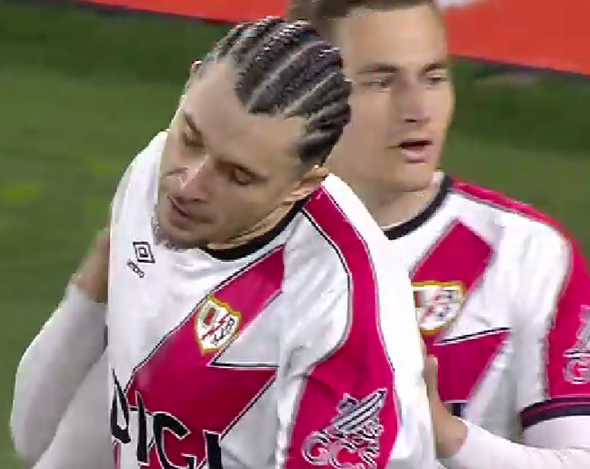 Andrei Rațiu, ocazie monumentală în AEK Atena - Rayo Vallecano