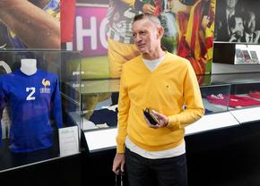 Zi specială la Muzeul Fotbalului: acces gratuit la colecția lui Mircea Lucescu » Gică Craioveanu, prezent la expoziție