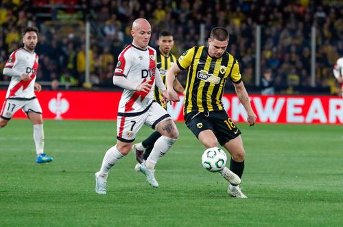 Răzvan Marin, în AEK - Rayo Vallecano/ foto Imago Images