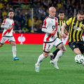 Răzvan Marin, în AEK - Rayo Vallecano/ foto Imago Images