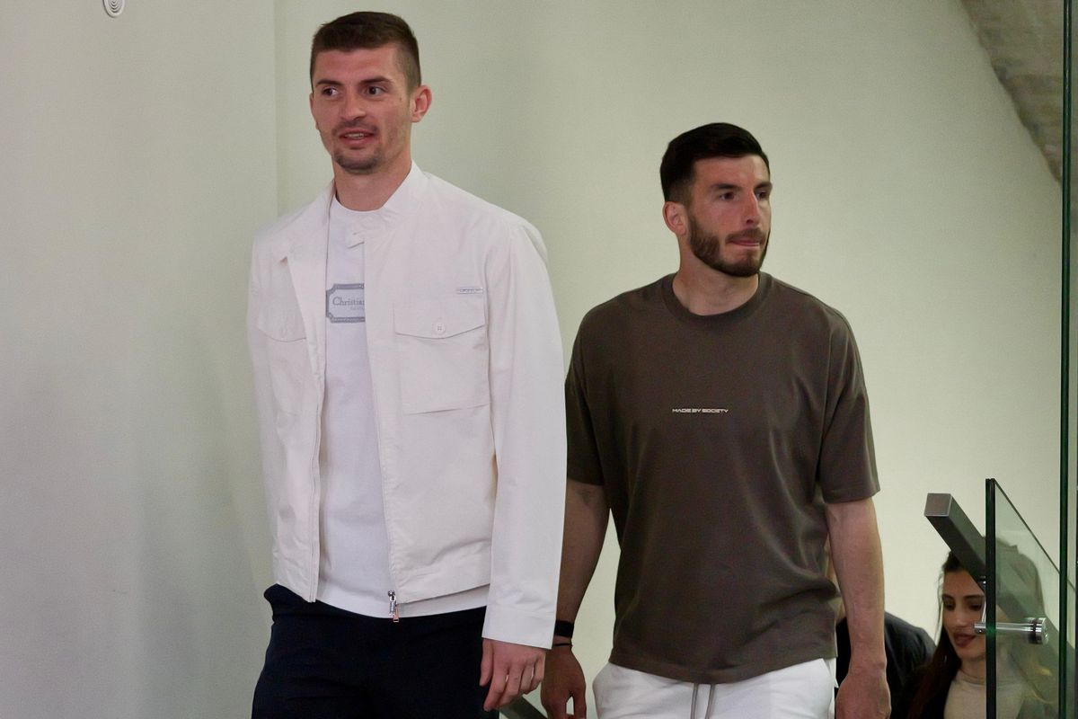 Personalitățile prezente la Muzeul Fotbalului, colecția lui Mircea Lucescu