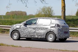 Primele imagini: noua Dacia Evader a fost surprinsă astăzi pe stradă