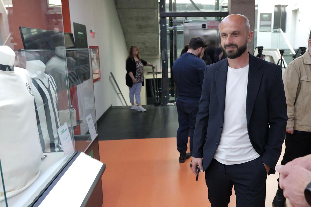 Personalitățile prezente la Muzeul Fotbalului, colecția lui Mircea Lucescu