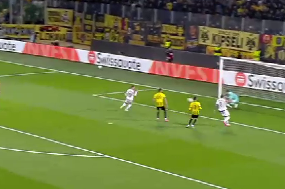 Andrei Rațiu, ocazie monumentală în AEK Atena - Rayo Vallecano