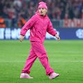Lennart Karl a apărut în roz la meciul cu Real Madrid / Foto: Bild