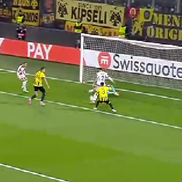 Andrei Rațiu, ocazie monumentală în AEK Atena - Rayo Vallecano // captură DigiSport