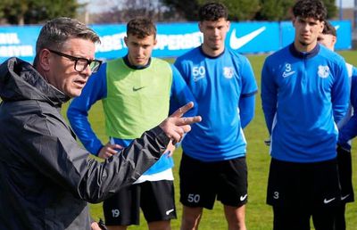 Cu apărarea în piuneze » Flavius Stoican are mari bătăi de cap înaintea meciului cu FCSB