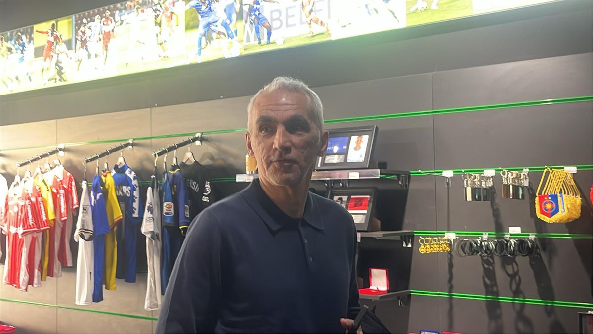 Personalitățile prezente la Muzeul Fotbalului, colecția lui Mircea Lucescu