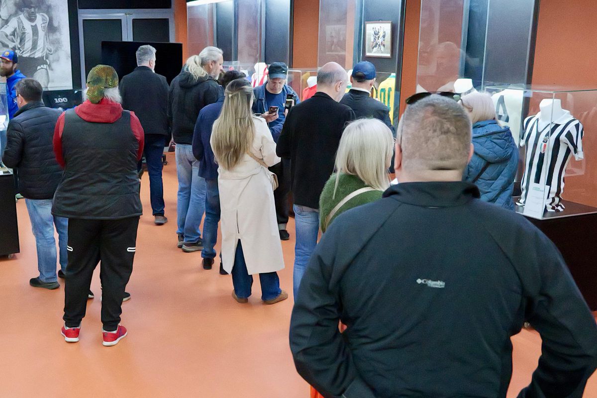 Zi specială la Muzeul Fotbalului: acces gratuit la colecția lui Mircea Lucescu