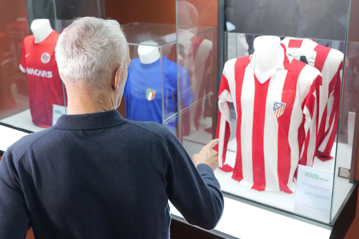 Personalitățile prezente la Muzeul Fotbalului, colecția lui Mircea Lucescu