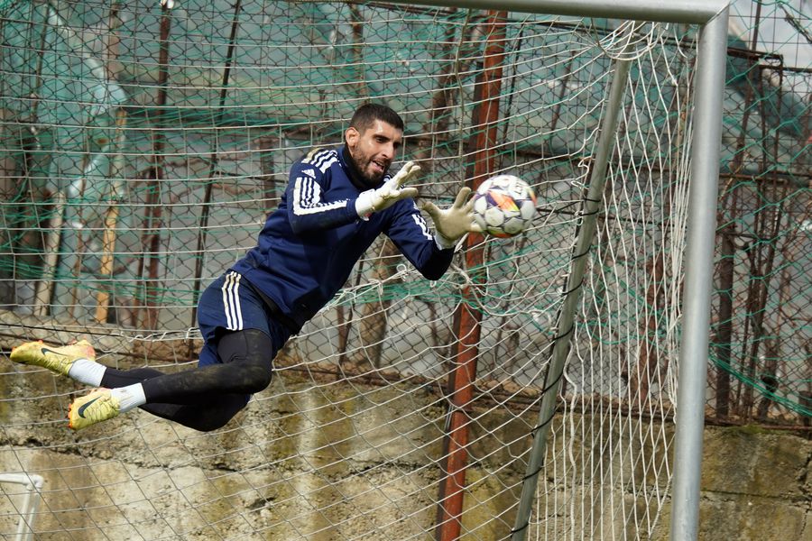 Giannis Anestis, portarul-revelație din Superligă: „România e a doua mea țară!” + Verdict despre Răzvan Lucescu