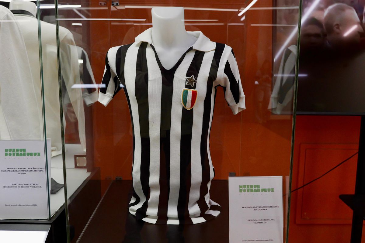 Zi specială la Muzeul Fotbalului: acces gratuit la colecția lui Mircea Lucescu » Au venit primii jucători de la FCSB
