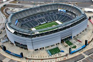 Cât a ajuns să coste o cursă scurtă cu trenul pe durata Mondialului: „FIFA ar trebui să plătească”