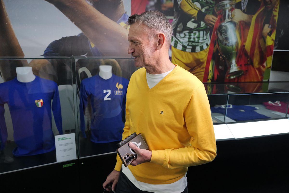 Personalitățile prezente la Muzeul Fotbalului, colecția lui Mircea Lucescu