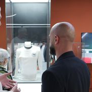 Ionuț Voicu, team manager la Rapid, prezent la expoziție // FOTO Andrei Furnigă