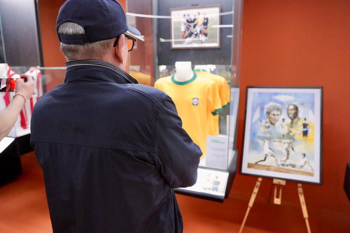 Zi specială la Muzeul Fotbalului: acces gratuit la colecția lui Mircea Lucescu