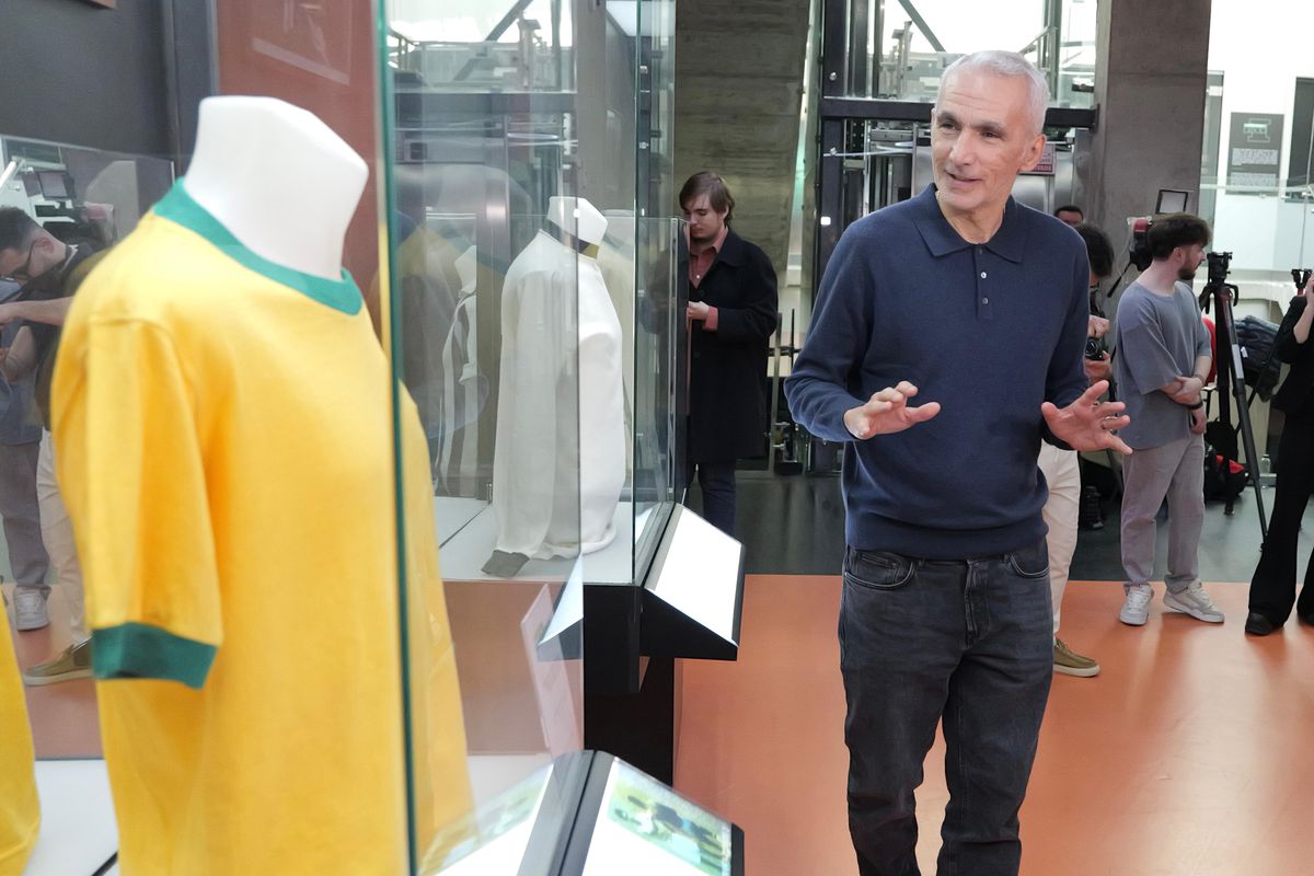 Personalitățile prezente la Muzeul Fotbalului, colecția lui Mircea Lucescu