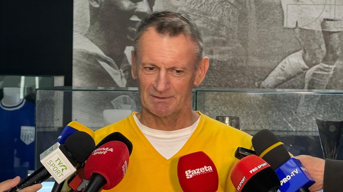 Personalitățile prezente la Muzeul Fotbalului, colecția lui Mircea Lucescu