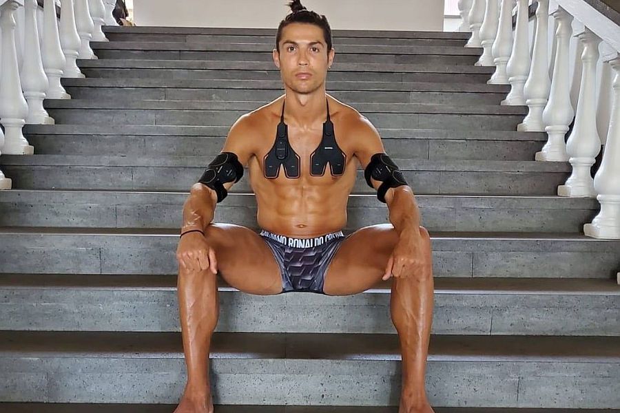 Cristiano Ronaldo, ironizat după poză postată cu pătrățelele la vedere: „E photoshopată! Parcă are sutien”