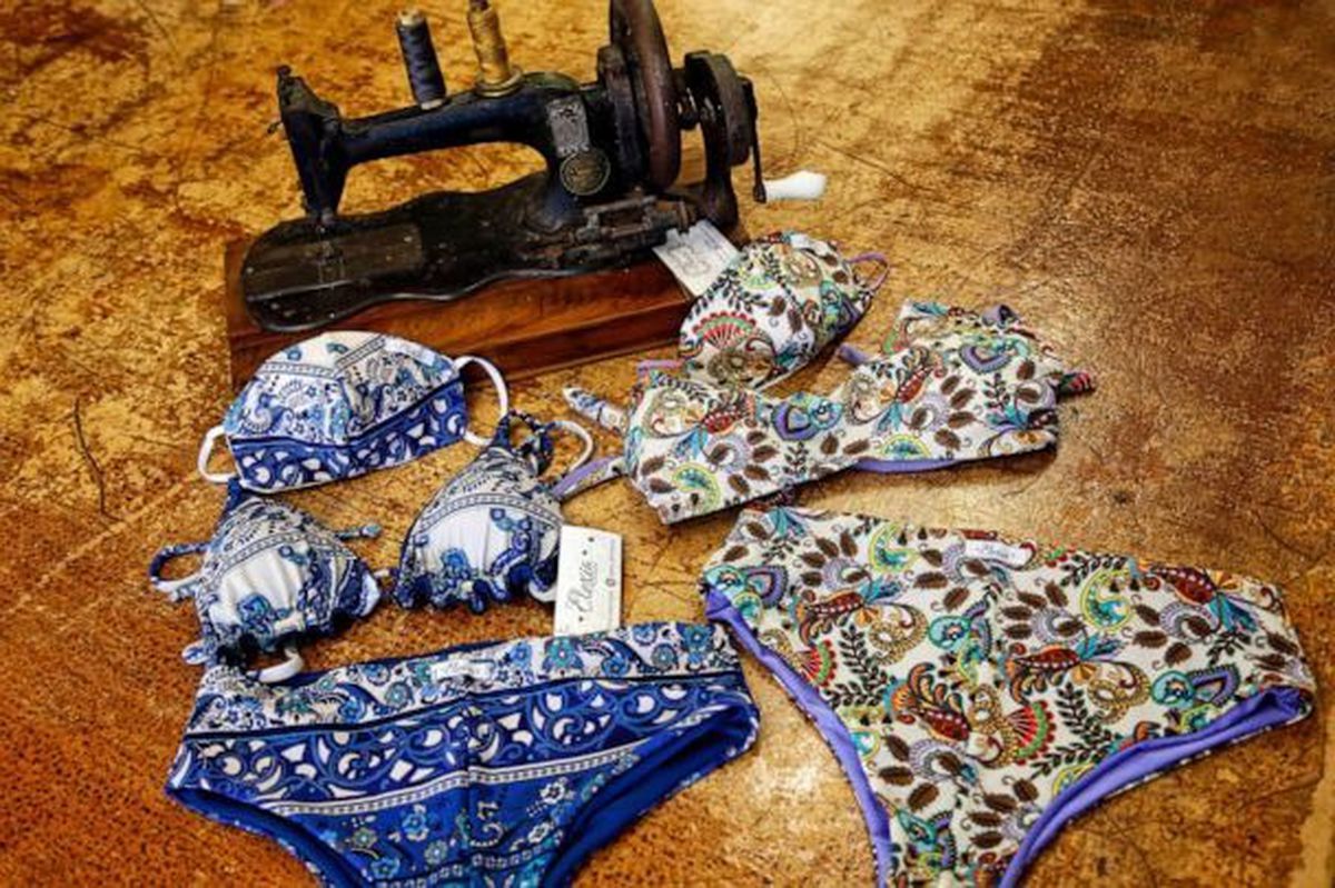 FOTO La plajă în „trikini” » Costumele de baie vor fi din trei piese! Cum vor arăta