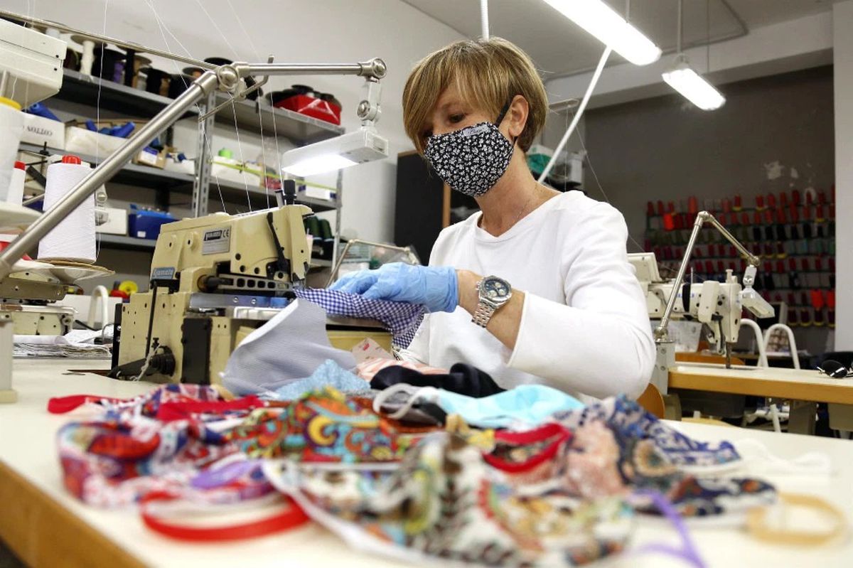 FOTO La plajă în „trikini” » Costumele de baie vor fi din trei piese! Cum vor arăta