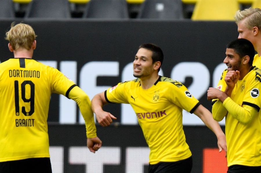 BUNDESLIGA. Cum s-au bucurat jucătorii celor de la Borussia Dortmund după goluri » Radamel Falcao este contrariat: „Există vreun motiv pentru asta?”