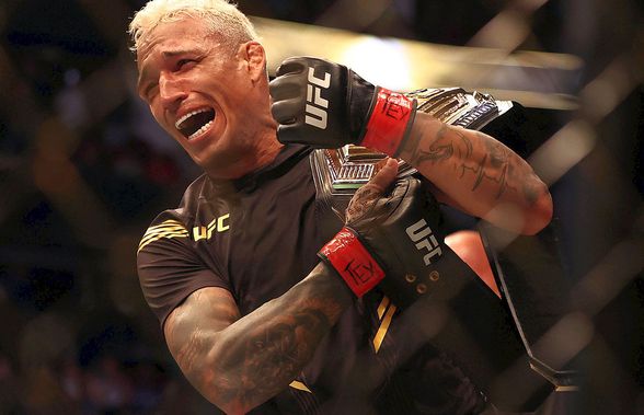 Charles Oliveira, noul campion din UFC! KO violent în meciul cu Chandler pentru centura eliberată de Nurmagomedov