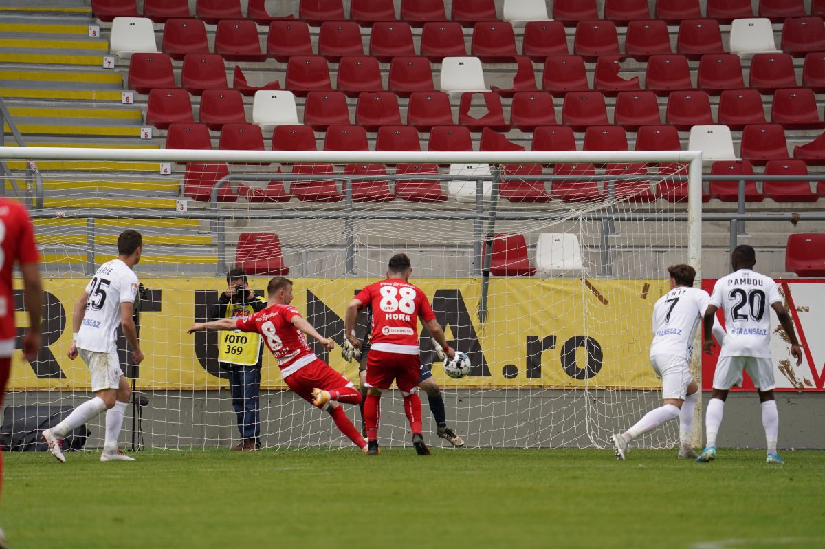 UTA  - Gaz Metan Mediaș 1-0 » Arădenii au scăpat de grijile retrogradării! Clasamentul actualizat
