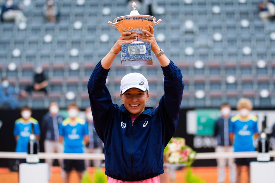 Iga Swiatek. Sursă foto: Twitter WTA Uitați de Barty sau Sabalenka! » A spulberat-o, 6-0, 6-0, pe Karolina Pliskova, în finala de la Roma