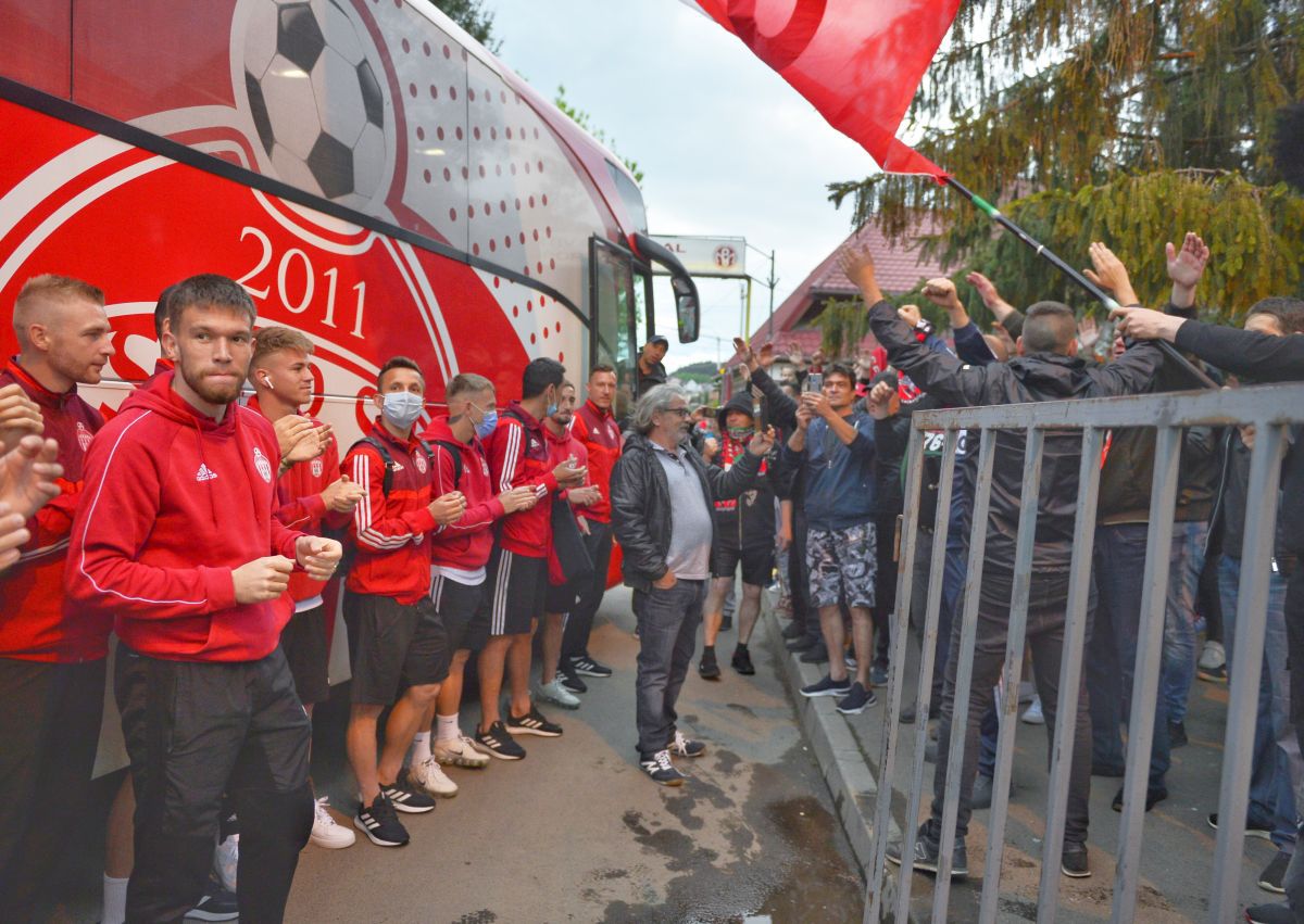 Imagini tari înainte de Sepsi - FCSB: patron-lider de galerie!