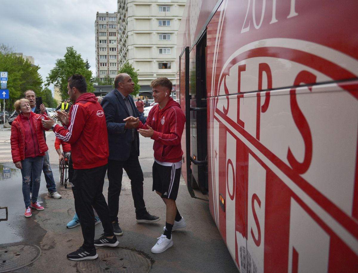 Imagini tari înainte de Sepsi - FCSB: patron-lider de galerie!