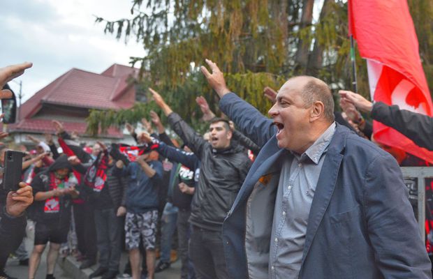 Imagini tari înainte de Sepsi - FCSB: patron-lider de galerie!