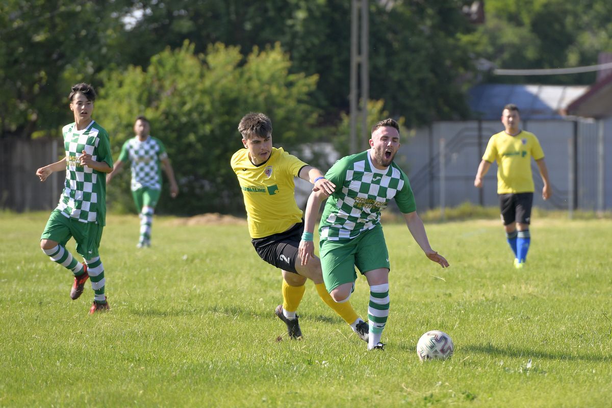 „Bă, ești nebun?!” » Las Fierbinți, fotbal între mici și „Barul lui Bobiță”! GSP a asistat la marele derby dintre Fulgerul Fierbinți și Dridu: „Suntem ca Bilbao, numai fierbințeni”