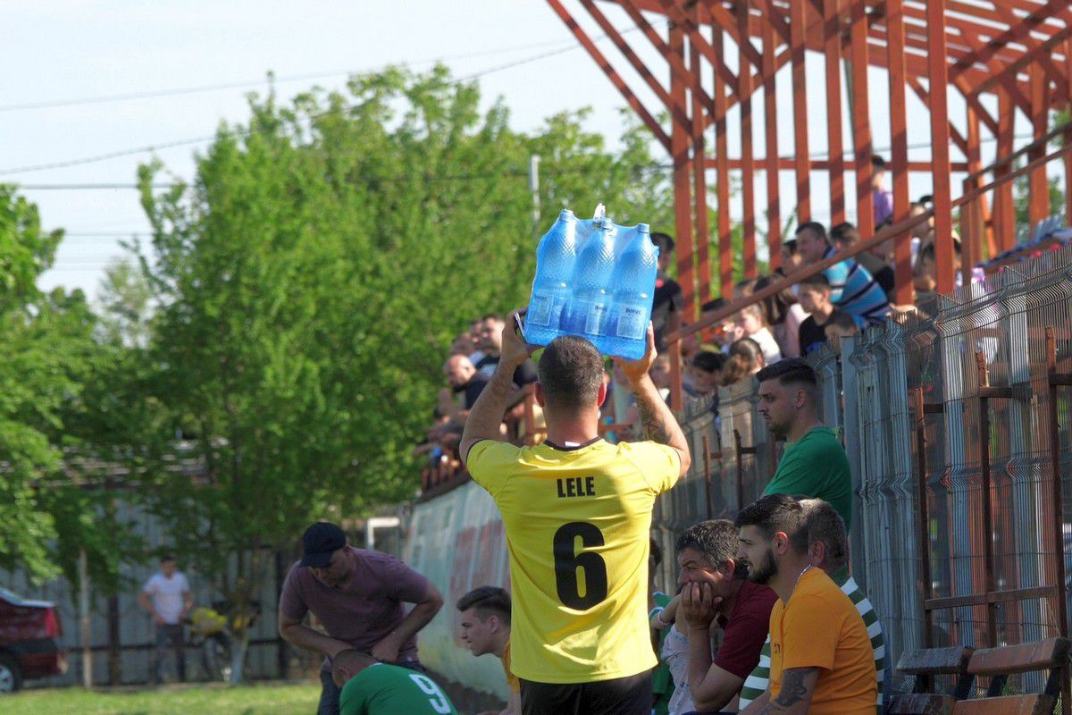 „Bă, ești nebun?!” » Las Fierbinți, fotbal între mici și „Barul lui Bobiță”! GSP a asistat la marele derby dintre Fulgerul Fierbinți și Dridu: „Suntem ca Bilbao, numai fierbințeni”