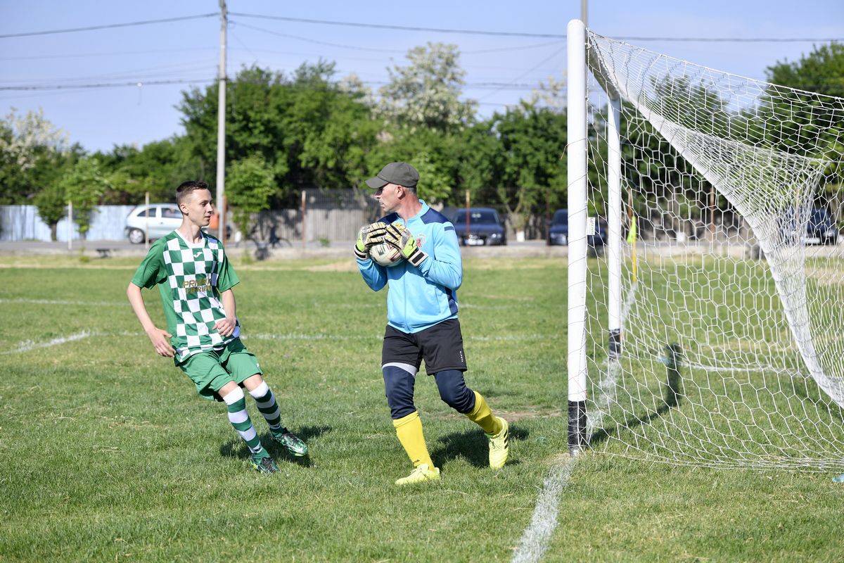 „Bă, ești nebun?!” » Las Fierbinți, fotbal între mici și „Barul lui Bobiță”! GSP a asistat la marele derby dintre Fulgerul Fierbinți și Dridu: „Suntem ca Bilbao, numai fierbințeni”