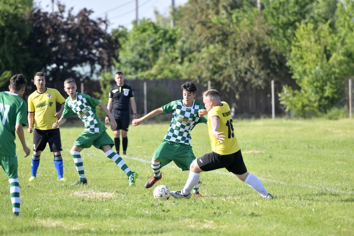 „Bă, ești nebun?!” » Las Fierbinți, fotbal între mici și „Barul lui Bobiță”! GSP a asistat la marele derby dintre Fulgerul Fierbinți și Dridu: „Suntem ca Bilbao, numai fierbințeni”