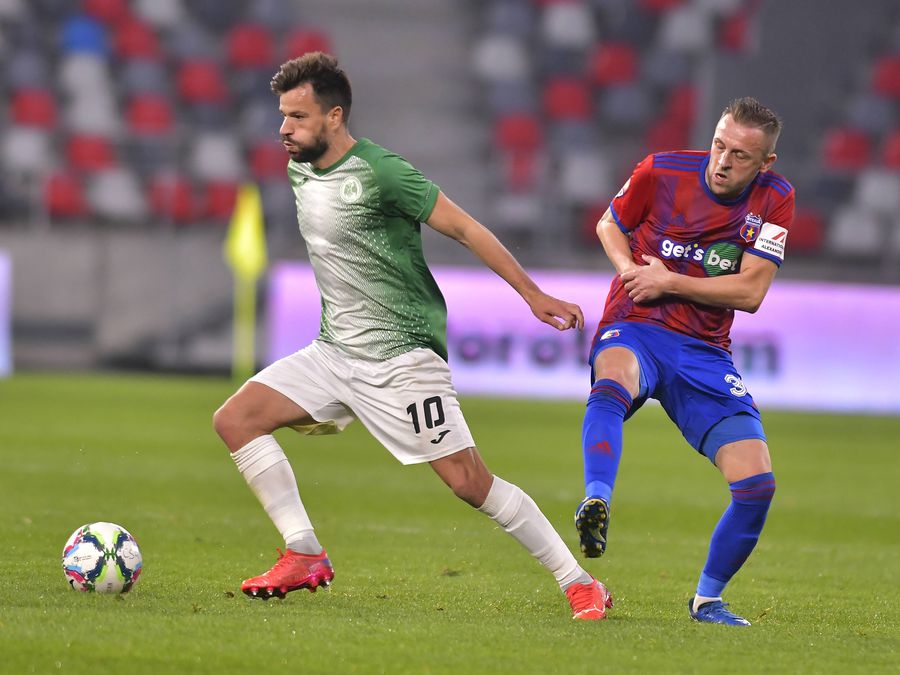 Băjenaru (dreapta) a reușit două pase decisive la CSA Steaua în 2021/22 Veteranul care și-a anunțat plecarea de la Steaua: „Vreau la o echipă care trage la promovare”