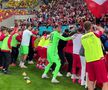 8 momente de după Dinamo - Steaua 3-0 » Poze de bucurie în fața galeriei steliste + „Haita salută armata” & „Bani și Ghezali sunt noii N&D” :D