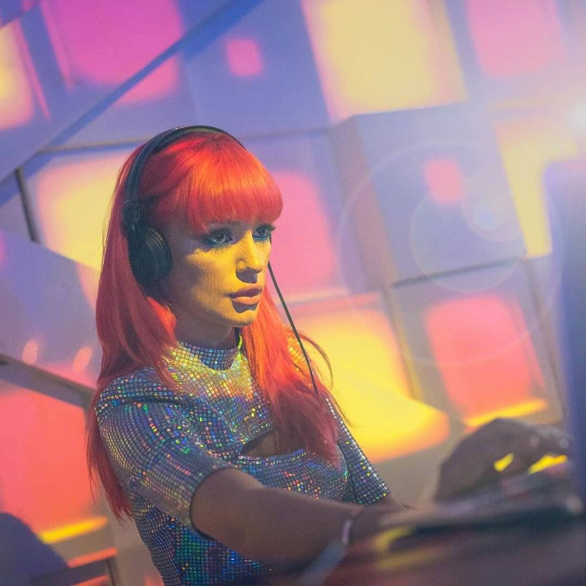 Apariția care a atras toate privirile la VIP, pe Arena Națională: DJ Edith Morris a mixat la Dinamo - CSA Steaua