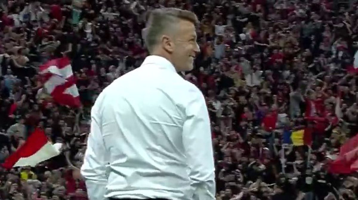 8 momente de după Dinamo - Steaua 3-0 » Poze de bucurie în fața galeriei steliste + „Haita salută armata” & „Bani și Ghezali sunt noii N&D” :D