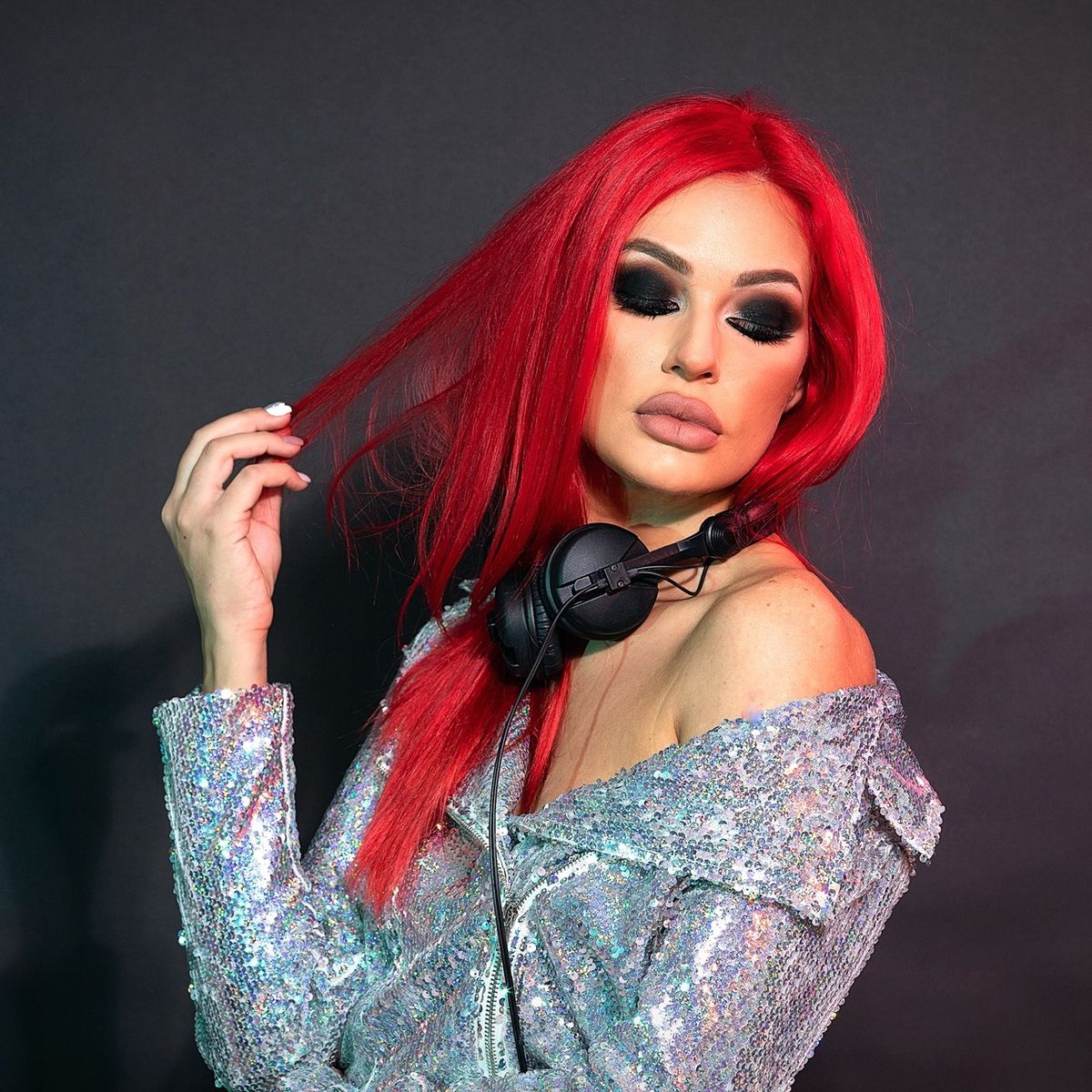 Apariția care a atras toate privirile la VIP, pe Arena Națională: DJ Edith Morris a mixat la Dinamo - CSA Steaua